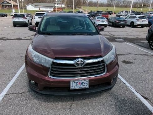 Used 2015 Toyota Highlander XLE image 16