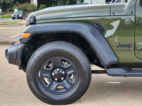 Used 2022 Jeep Wrangler Unlimited Sport AWD/4WD image 8