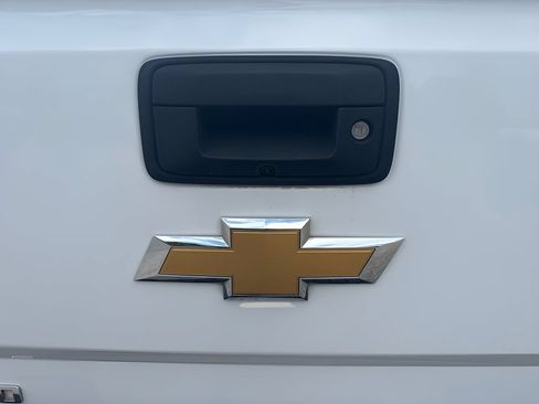 Used 2018 Chevrolet Silverado 1500 LTZ Z71 w/ LTZ Plus Package AWD/4WD image 30