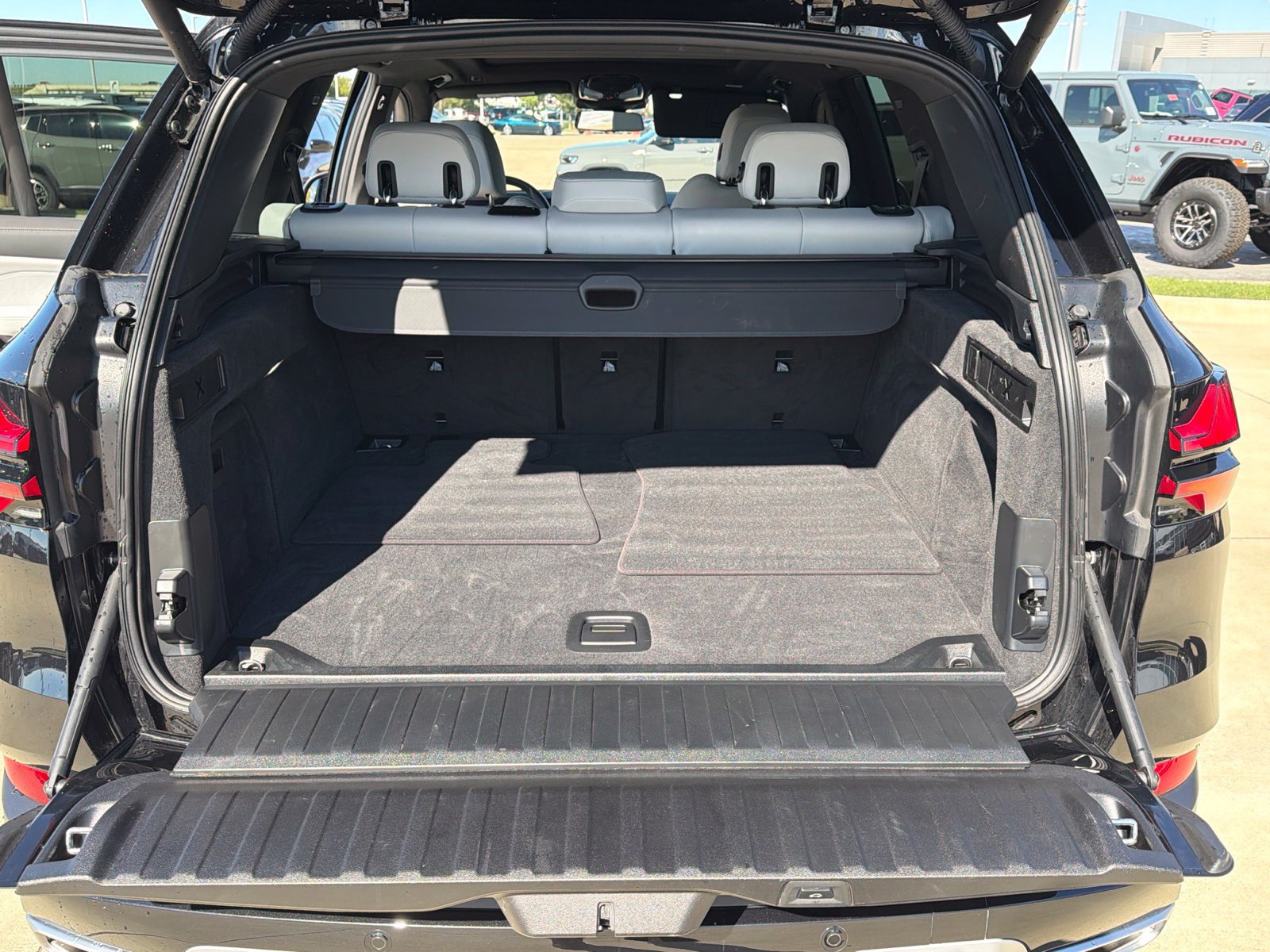 Used 2025 BMW X5 sDrive40i w/ Premium Package RWD image 18