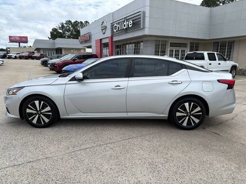 Used 2022 Nissan Altima 2.5 SV FWD image 1
