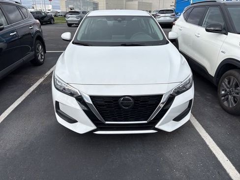Used 2023 Nissan Sentra SV image 2
