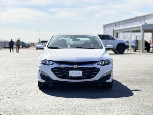 Used 2024 Chevrolet Malibu LT image 2