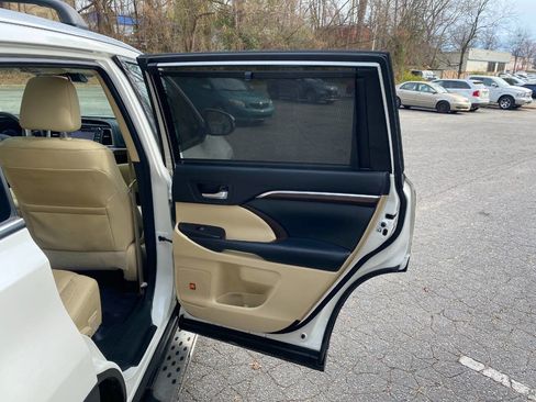 Used 2014 Toyota Highlander Limited Platinum image 58