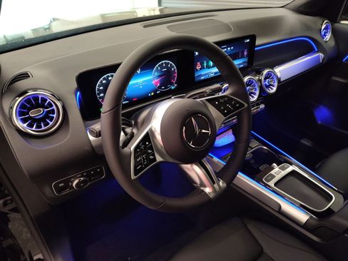 New 2026 Mercedes-Benz GLB 250 image 4