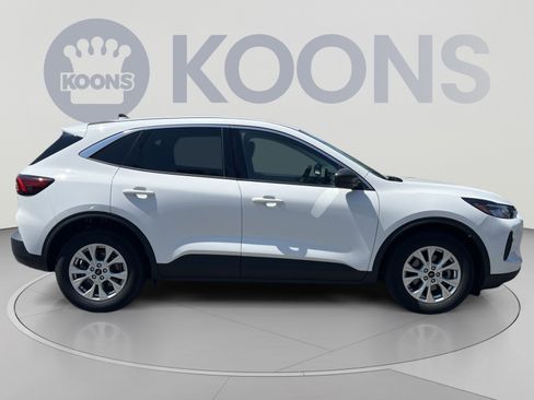 Used 2023 Ford Escape Active w/ Tech Pack #1 FWD image 8