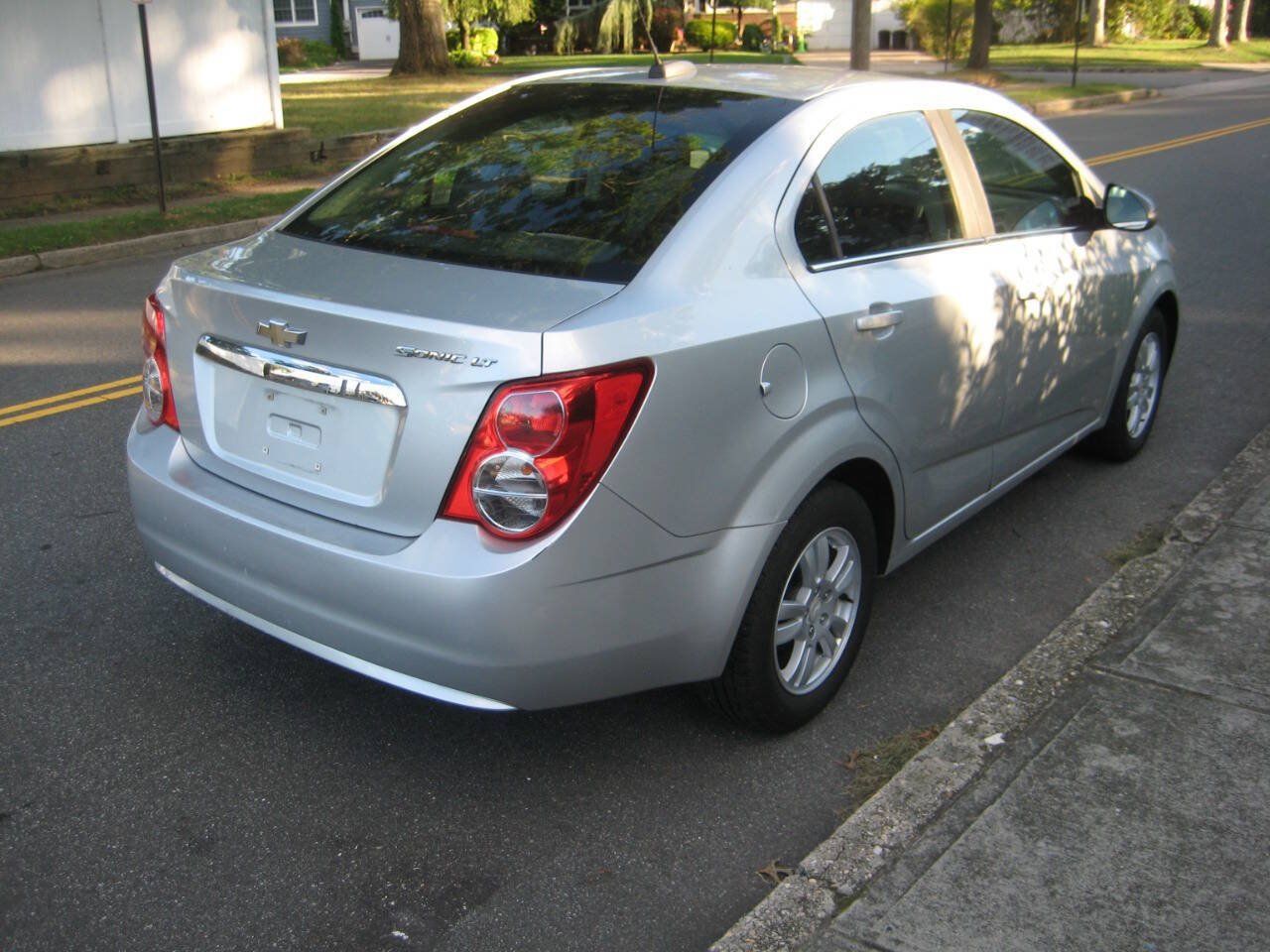 Used 2016 Chevrolet Sonic LT FWD image 3
