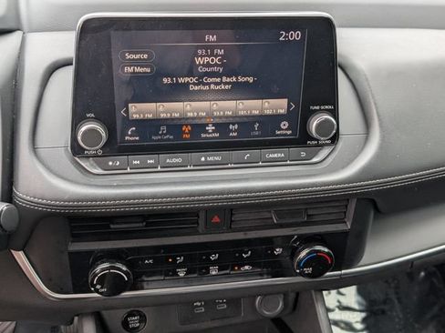 Used 2024 Nissan Rogue S FWD image 24