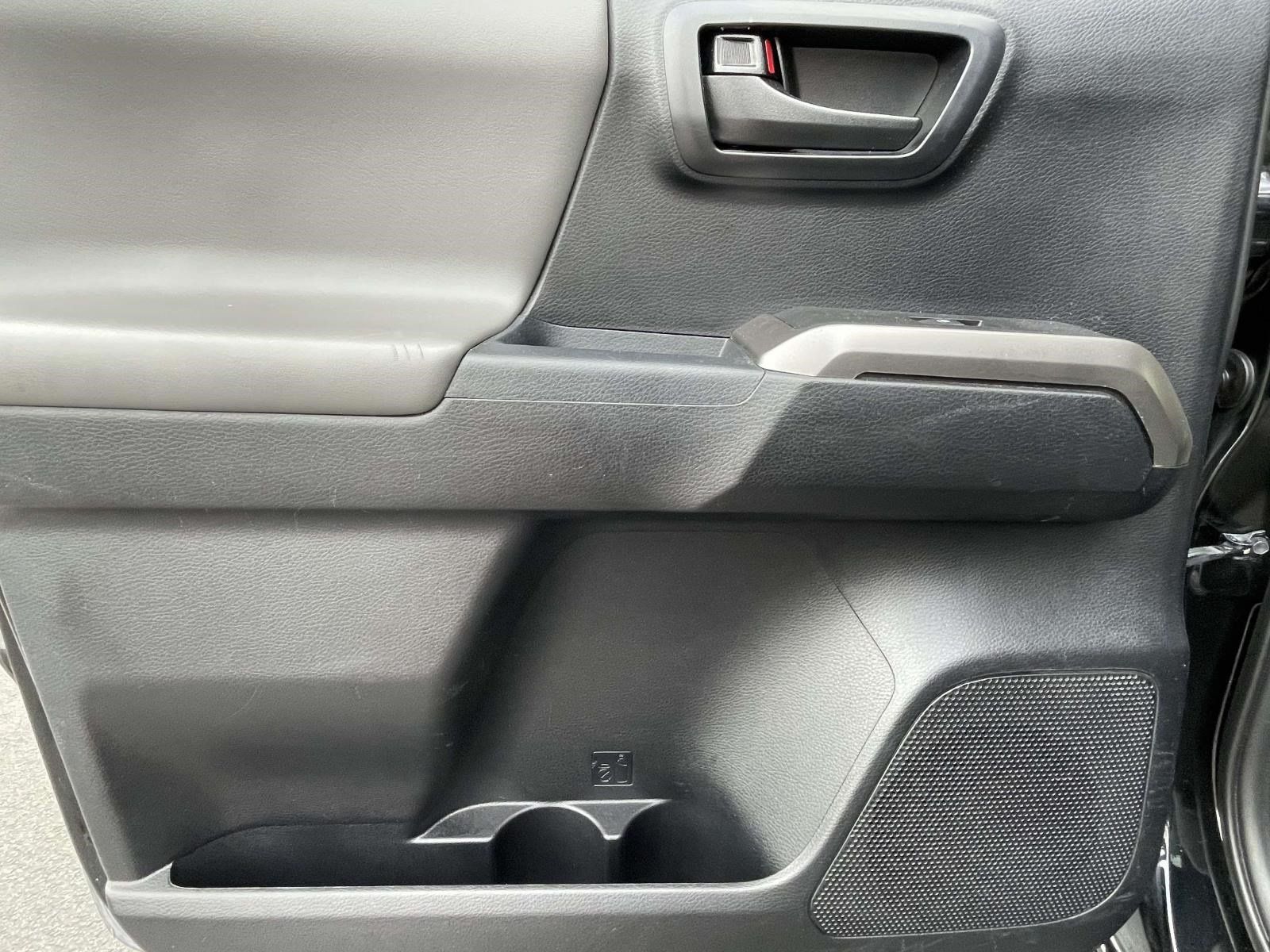 Used 2018 Toyota Tacoma SR5 RWD image 12