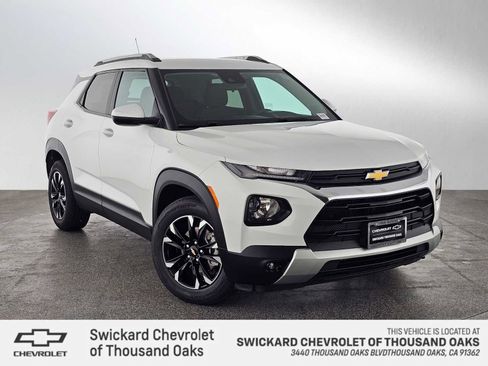 Used 2022 Chevrolet TrailBlazer LT FWD image 1