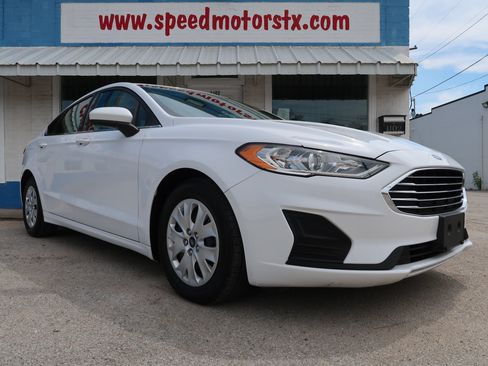 Used 2019 Ford Fusion S FWD image 6