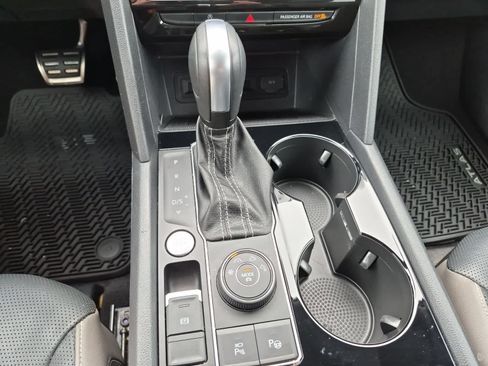 Used 2023 Volkswagen Atlas SEL Premium AWD/4WD image 32