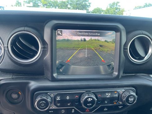 Used 2020 Jeep Gladiator Overland w/ Popular Equipment Package AWD/4WD image 15