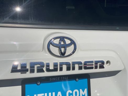 Used 2019 Toyota 4Runner SR5 AWD/4WD image 12