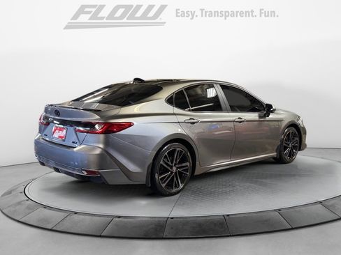 Used 2025 Toyota Camry XSE image 9