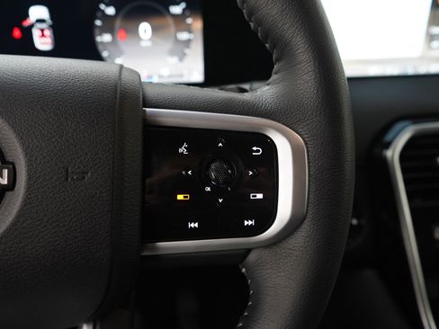 Certified 2025 Nissan Armada SL w/ Captain's Chari Seat Package AWD/4WD image 30