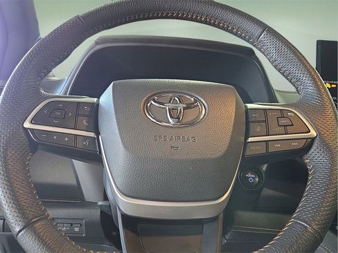 Certified 2025 Toyota Sienna XSE image 25