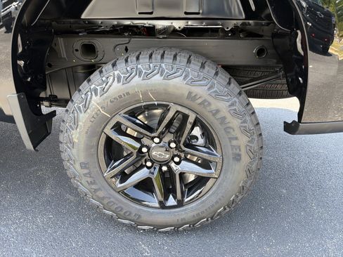 New 2026 Chevrolet Silverado 1500 Custom Trail Boss AWD/4WD image 19