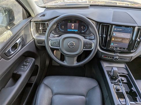 Certified 2025 Volvo XC60 B5 Core image 17