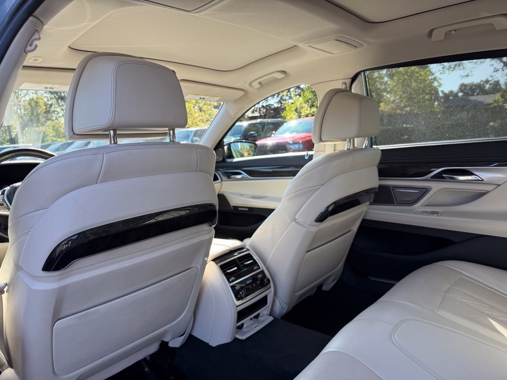 Used 2016 BMW 740i RWD image 17