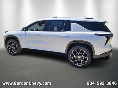 New 2025 Chevrolet Traverse High Country image 3
