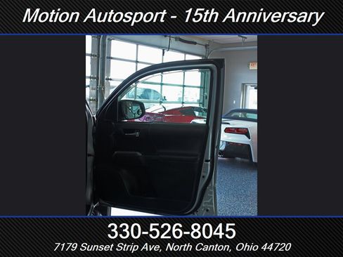 Used 2017 Toyota Tacoma SR5 AWD/4WD image 24