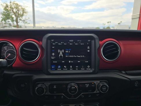 Used 2021 Jeep Wrangler Unlimited Rubicon AWD/4WD image 25