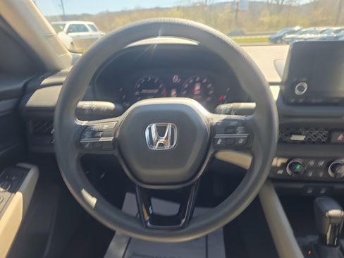 Used 2023 Honda Accord EX image 17