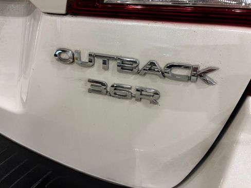 Used 2019 Subaru Outback 3.6R Limited AWD/4WD image 5