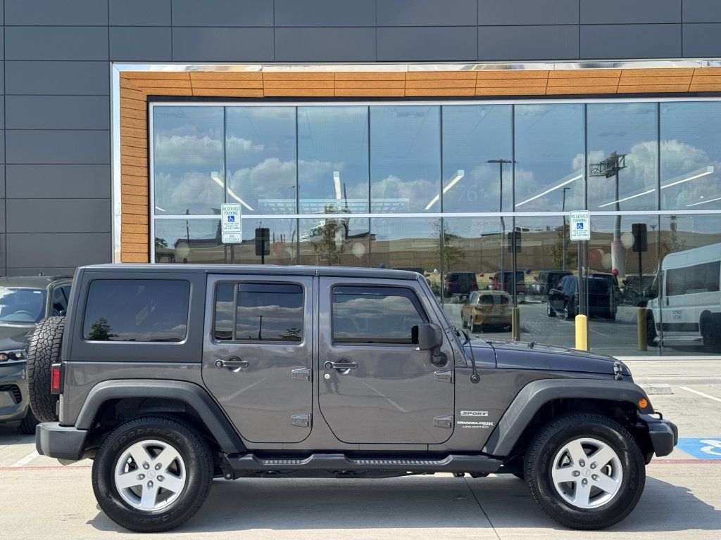 Used 2018 Jeep Wrangler Unlimited Sport S AWD/4WD image 3