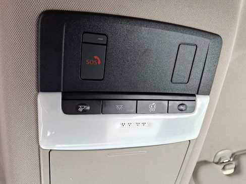 Used 2025 Nissan Rogue SV image 31