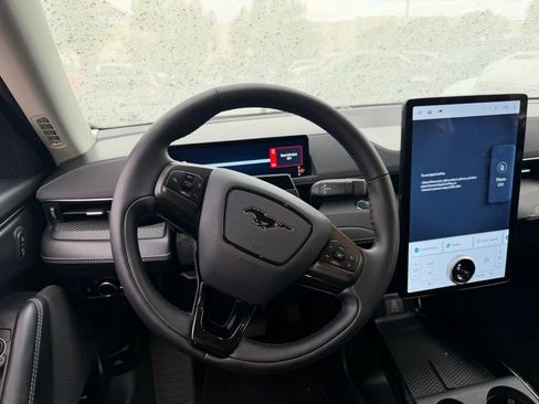 Used 2025 Ford Mustang Mach-E Select image 5