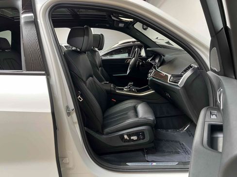 Used 2019 BMW X5 xDrive50i w/ M Sport Package AWD/4WD image 69