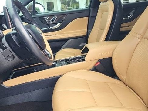 Used 2021 Lincoln Corsair Reserve w/ Equipment Group 201A image 9