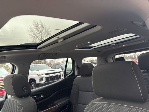 Certified 2023 GMC Acadia SLE w/ Driver Convenience Package image 40