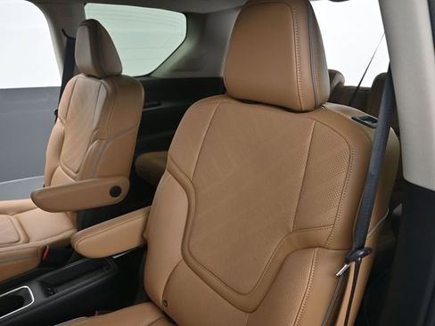 New 2026 INFINITI QX80 Luxe w/ Cargo Package image 25