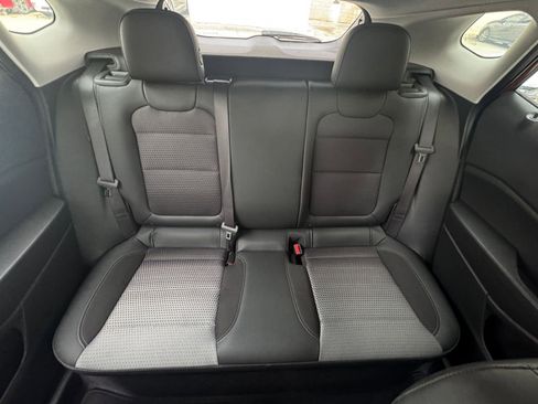 Used 2025 Chevrolet Trax LT image 36