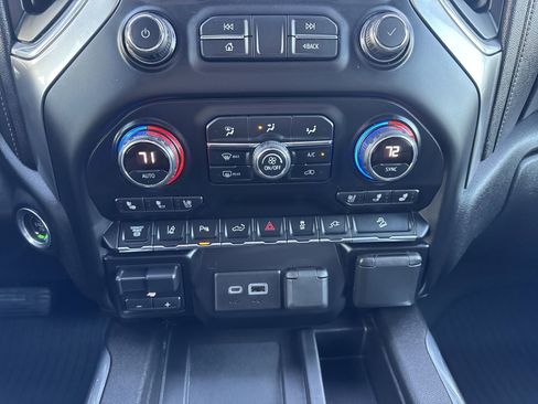 Used 2020 Chevrolet Silverado 2500 LTZ w/ LTZ Plus Package image 18