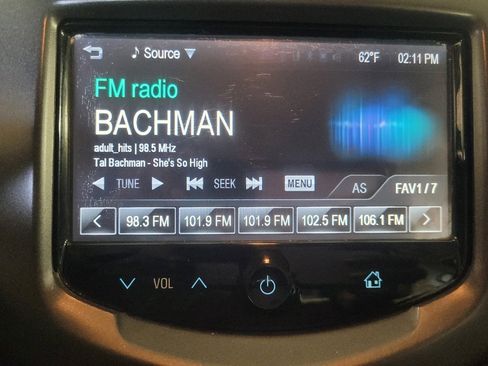 Used 2016 Chevrolet Sonic LT image 25