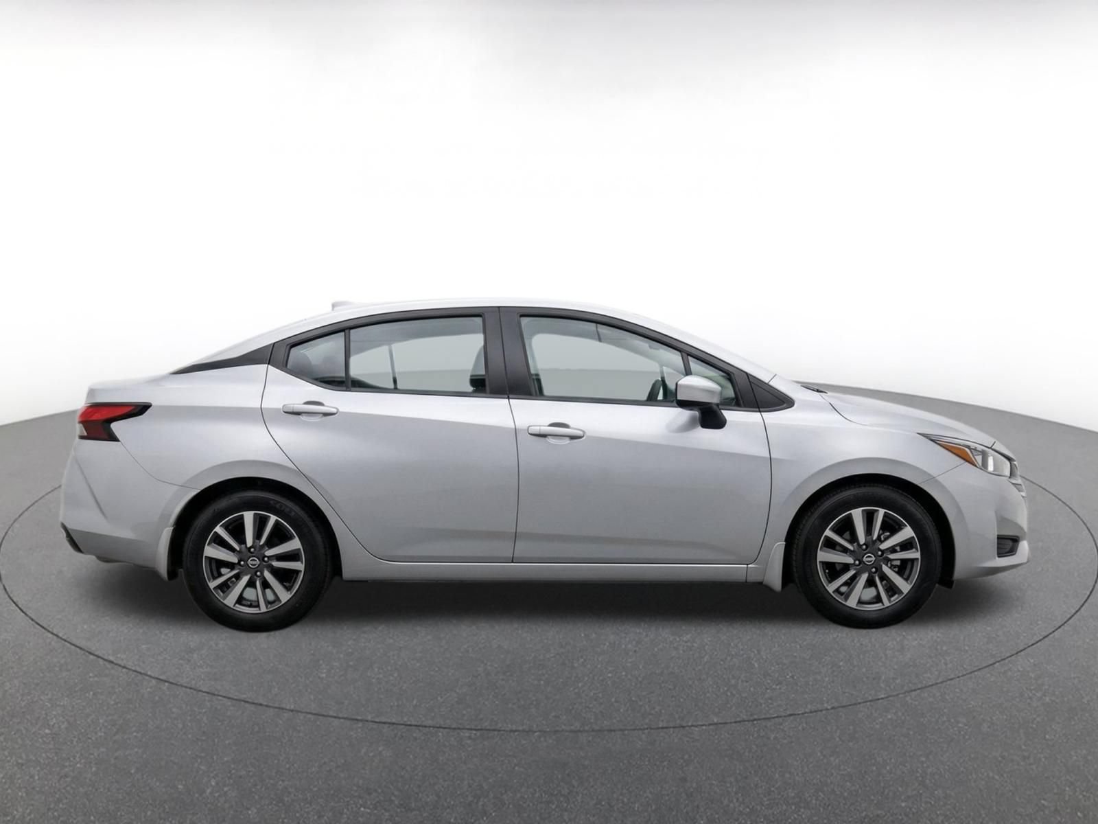Used 2025 Nissan Versa SV FWD image 12
