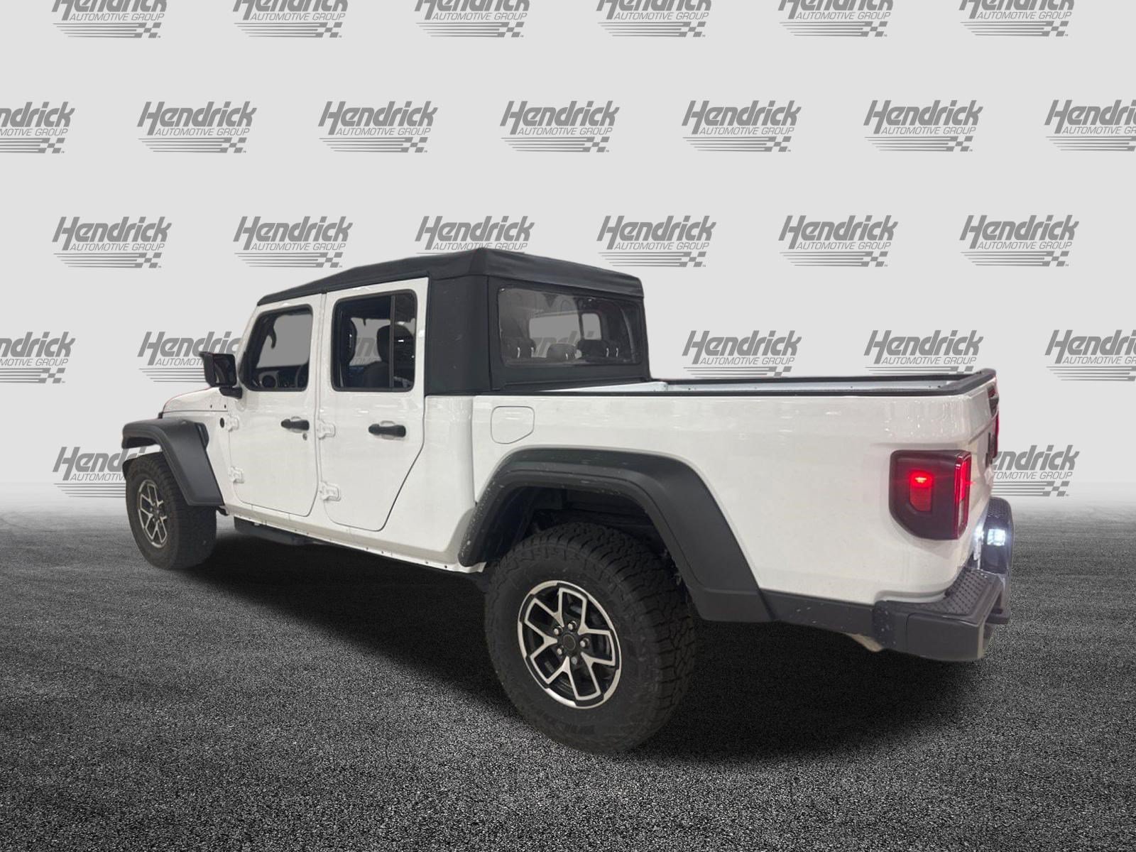 Used 2026 Jeep Gladiator Sport AWD/4WD image 43