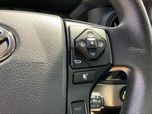 Used 2018 Toyota Tacoma SR image 24