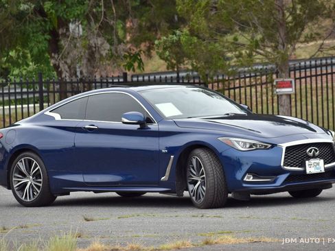Used 2018 INFINITI Q60 3.0t Luxe w/ Sensory Package 3.0T Luxe AWD/4WD image 4