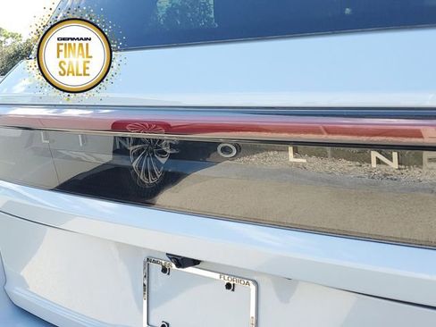 New 2025 Lincoln Navigator Reserve image 14