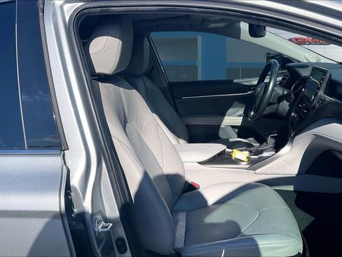 Used 2023 Toyota Camry XLE w/ Navigation Package image 29
