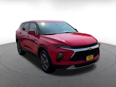 Used 2026 Chevrolet Blazer LT FWD image 6