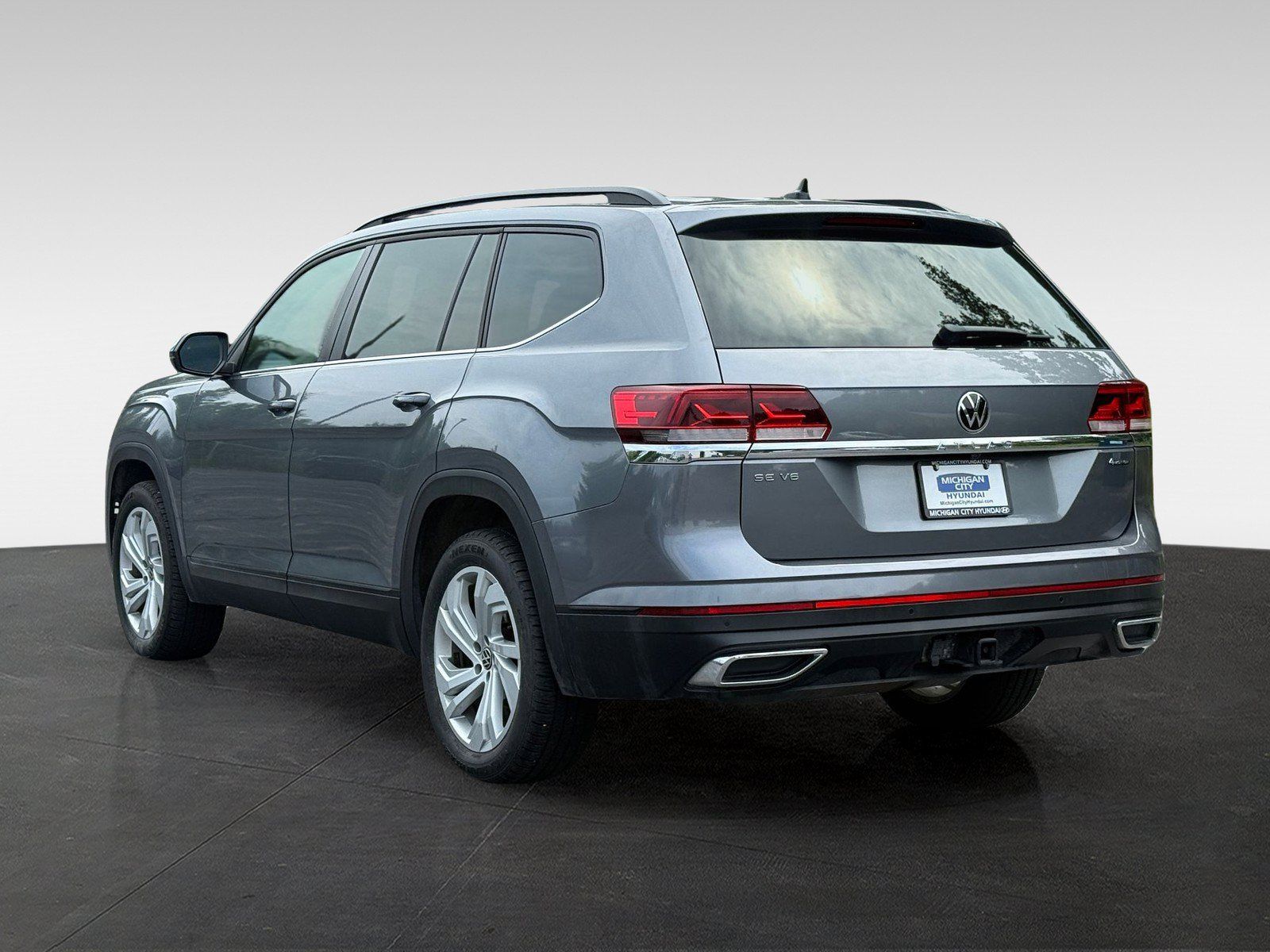 Used 2023 Volkswagen Atlas SE w/ Panoramic Sunroof Package AWD/4WD image 7
