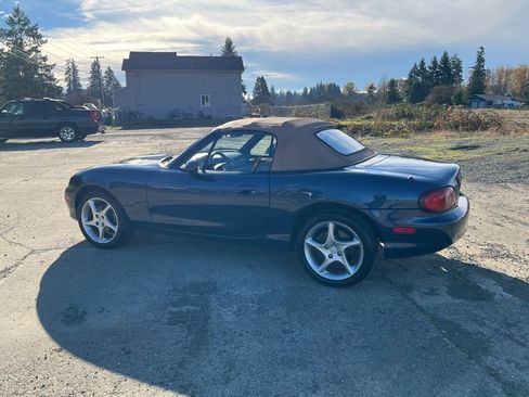 Used 2001 MAZDA MX-5 Miata image 9