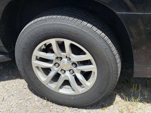 Used 2021 Chevrolet Suburban LT image 10