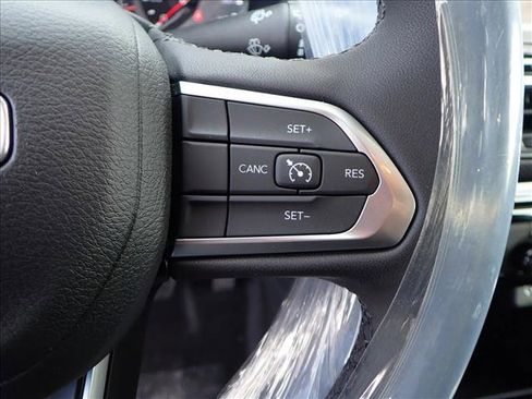 New 2026 Jeep Compass Latitude image 14